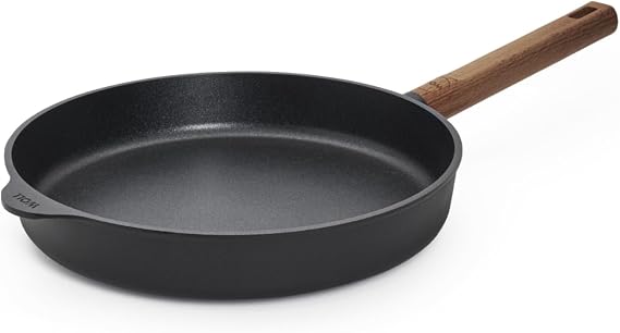 Woll Eco Logic QXR Cast Iron Flat Pan Inductive Diameter 28 cm 5 cm High with Solid Sustainable Wooden Handle Suitable for All Hob Types PFAS-Free Non-Stick Coating Cast Aluminium Oven-Safe